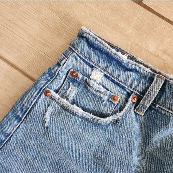 meet On Wilder Seas - Picture 5 of 10